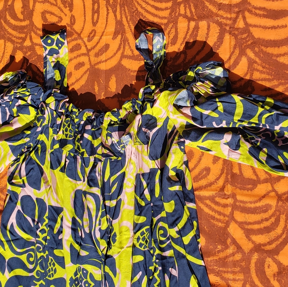 Manuhealii Cold Shoulders Hawaiian blouse